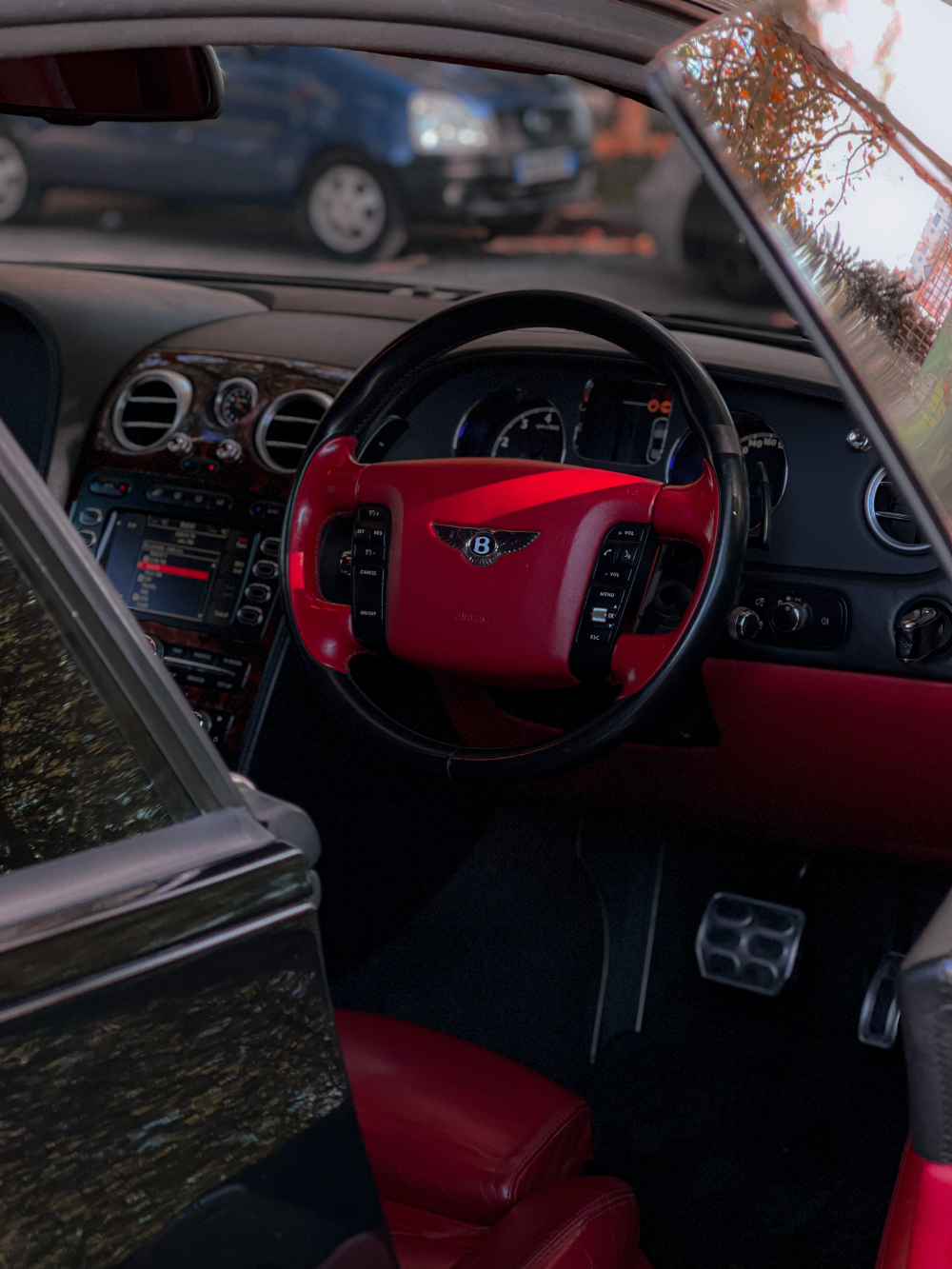 Which Music System Is Used In Bentley?