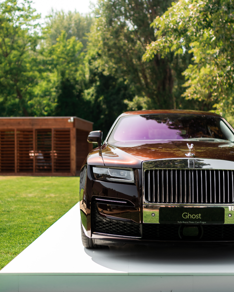 Is buying a classic Rolls Royce car A Good Investment?