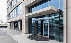aluminium shop fronts