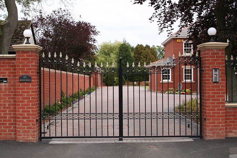 electric swing gates