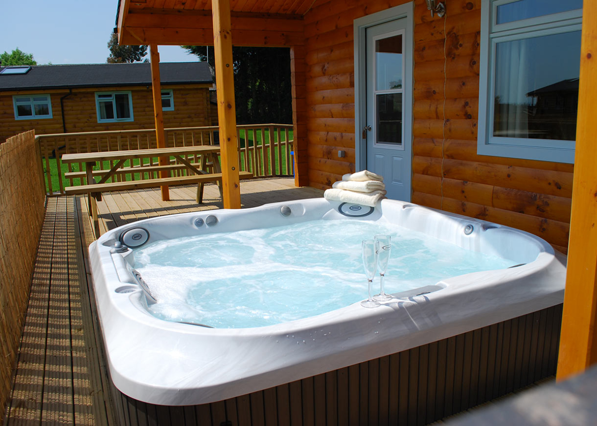 Luxury Lodges With Hot Tubs In Derbyshire