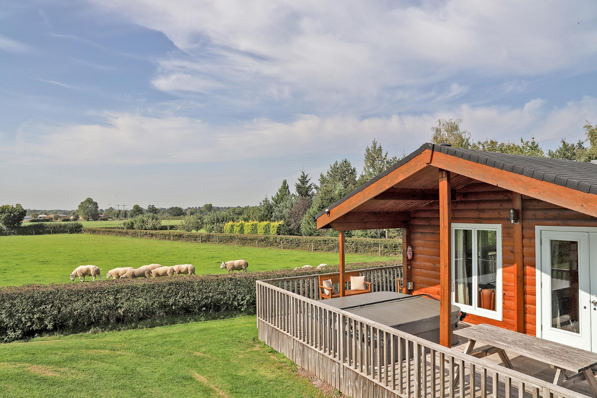 Accessible Lodges Derby, Ashbourne, Rocester, Uttoxeter, Tutbury, Hilton, Willington, Burton upon Trent
