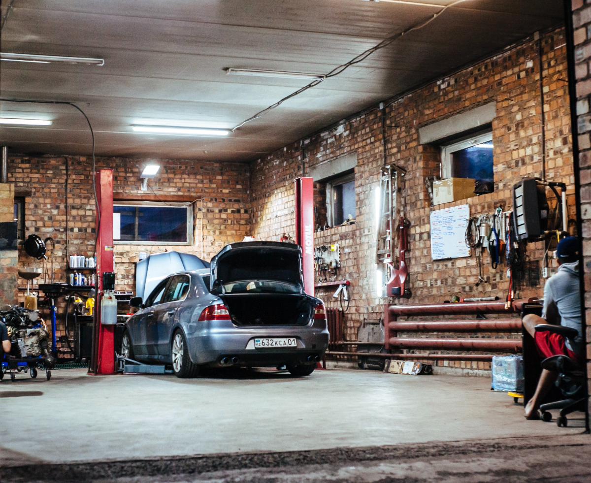 What Does An Auto Garage Workshop Do