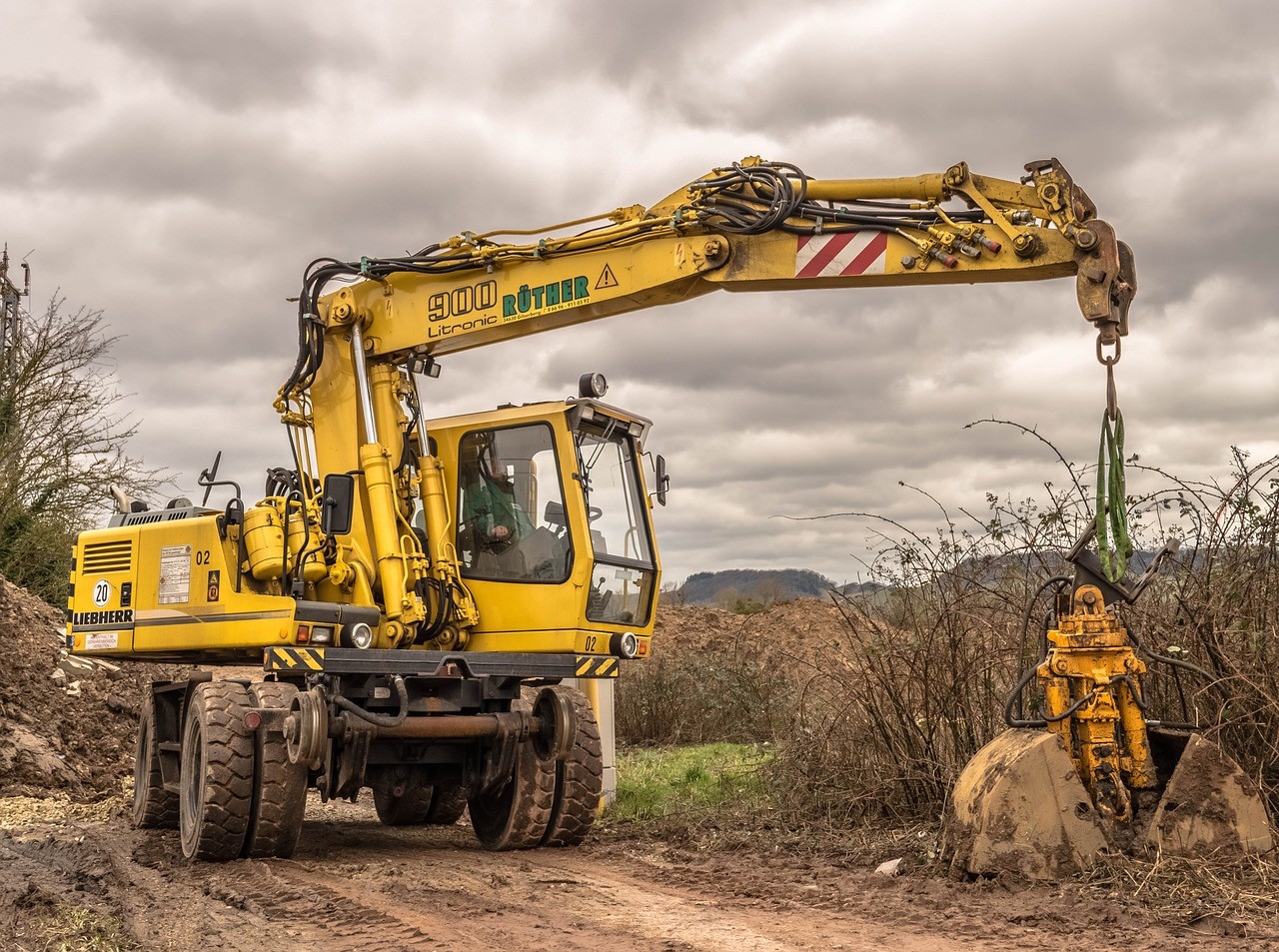 wheeled-excavator