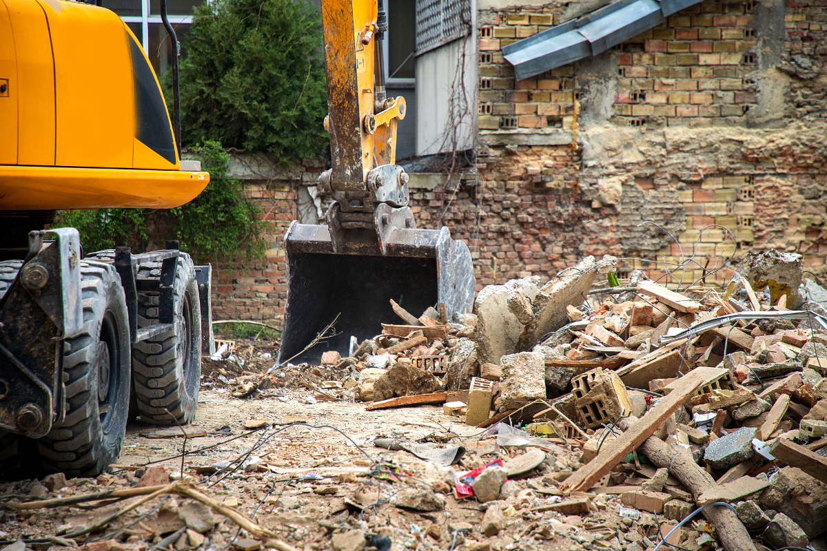 What You Need to Know About Grab Lorry Waste Removal Image