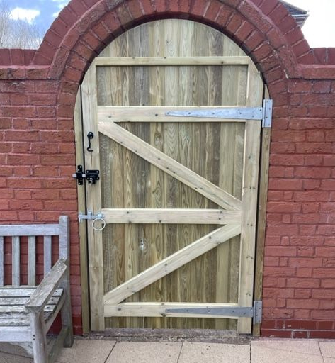 Fencing Specialists Near Me - Milton Keynes and Buckinghamshire
