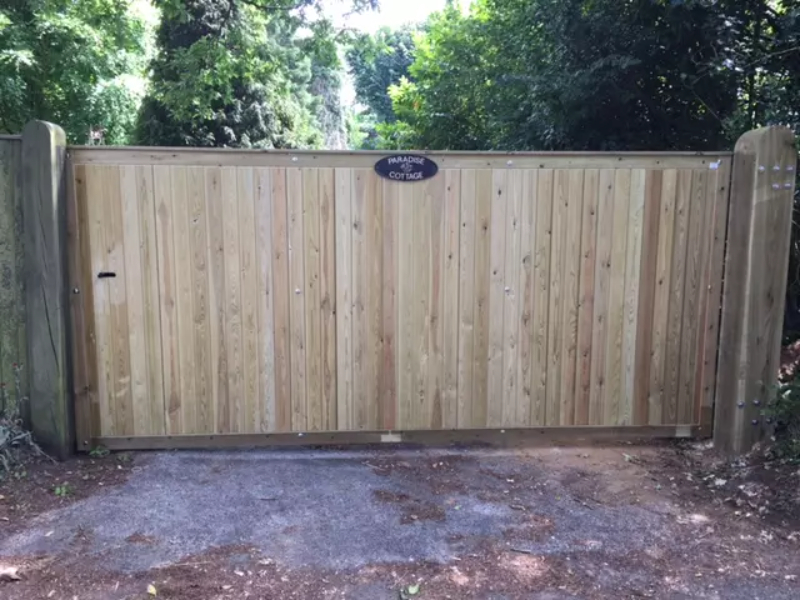 Should You Give Your Neighbour The Good Side Of A Fence?