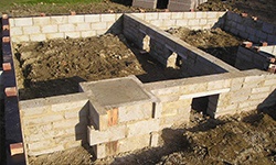 preparing to pour a foundation - Building with timber