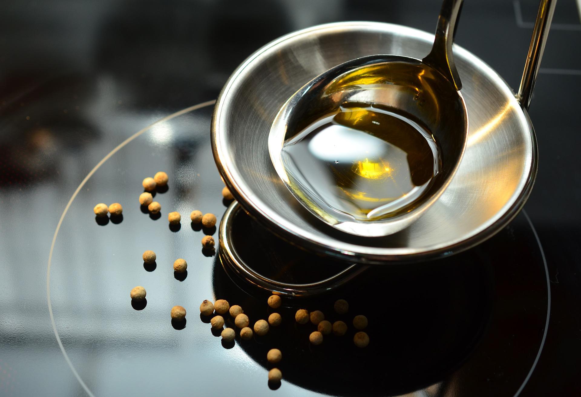 How Do I Dispose Of A Large Amount Of Cooking Oil?