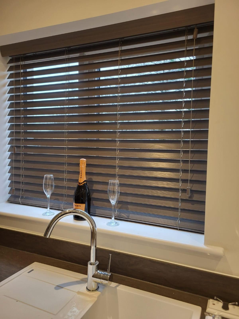 Horizontal Blinds & Fitting