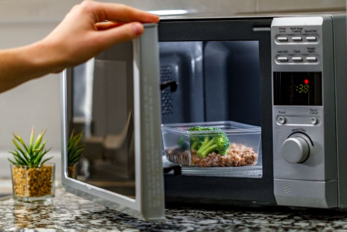 Opening a microwave door - What Is Office Kitchen Etiquette
