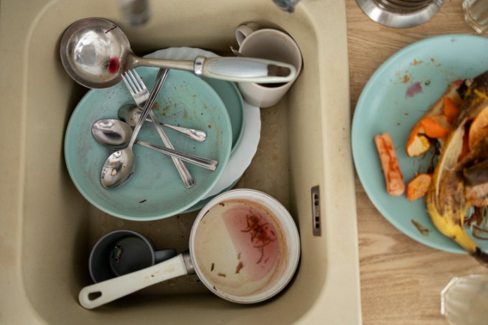 Dirty Dishes - What Is Office Kitchen Etiquette | Office Cleaning Services Caernarfon, Anglesey and Gwynedd