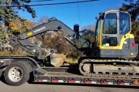Image of a midi 2.5t digger
