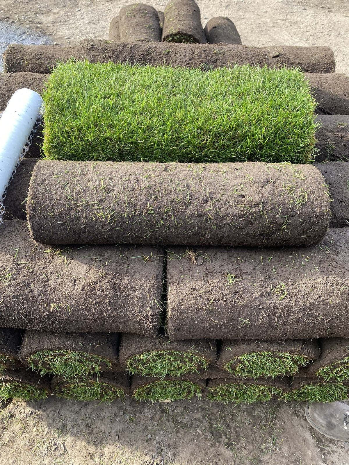Landscapers Topsoil, Turf & Aggregate Supplier