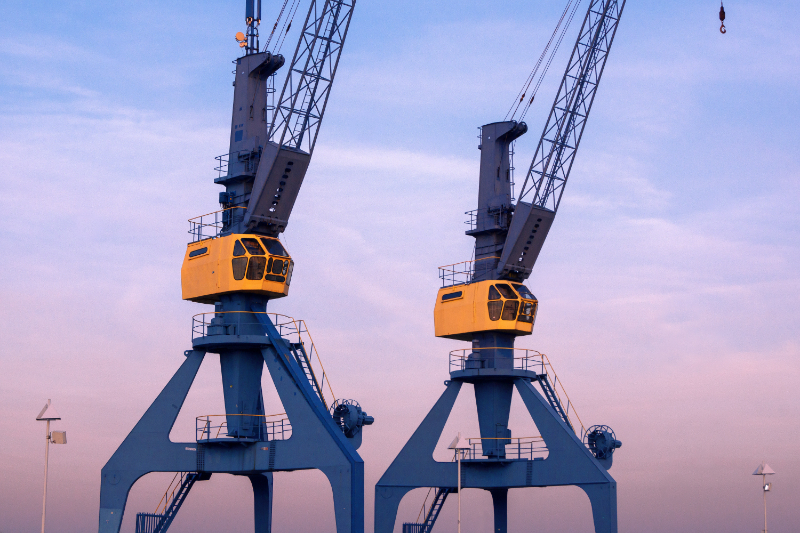 Local Contract Lifting & Crane Hire Experts Luton