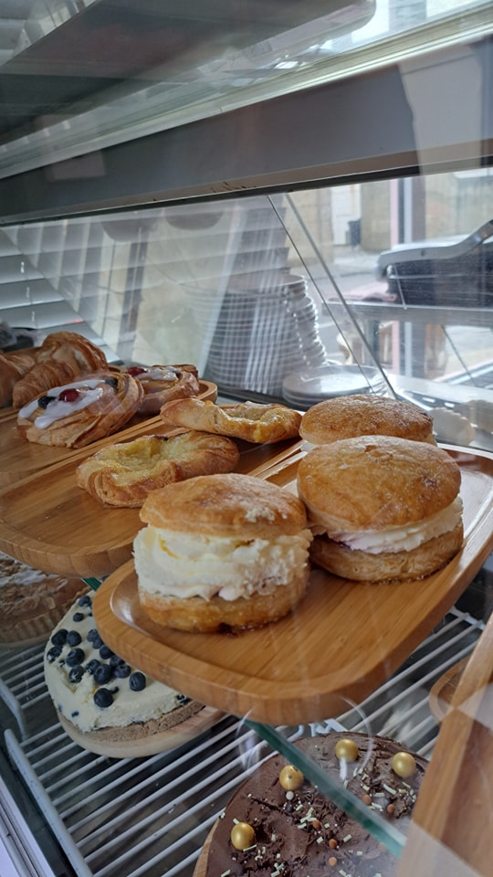 Tea and Cakes