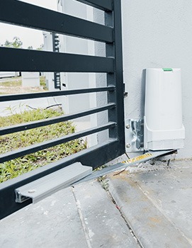 motor operating swing gates