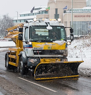 snow clearing and grit spreading