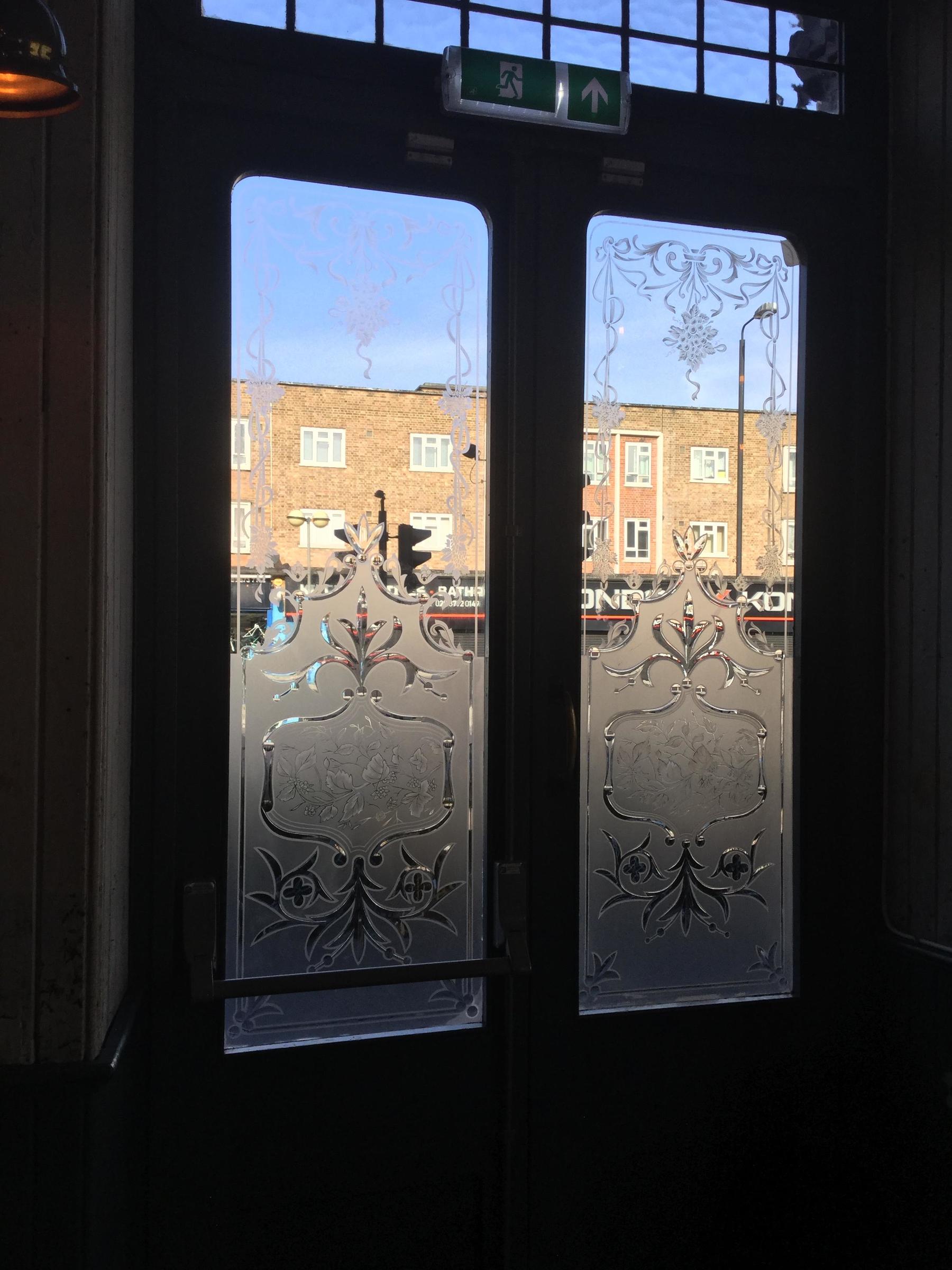Pub & Hotel Glass Design Andover