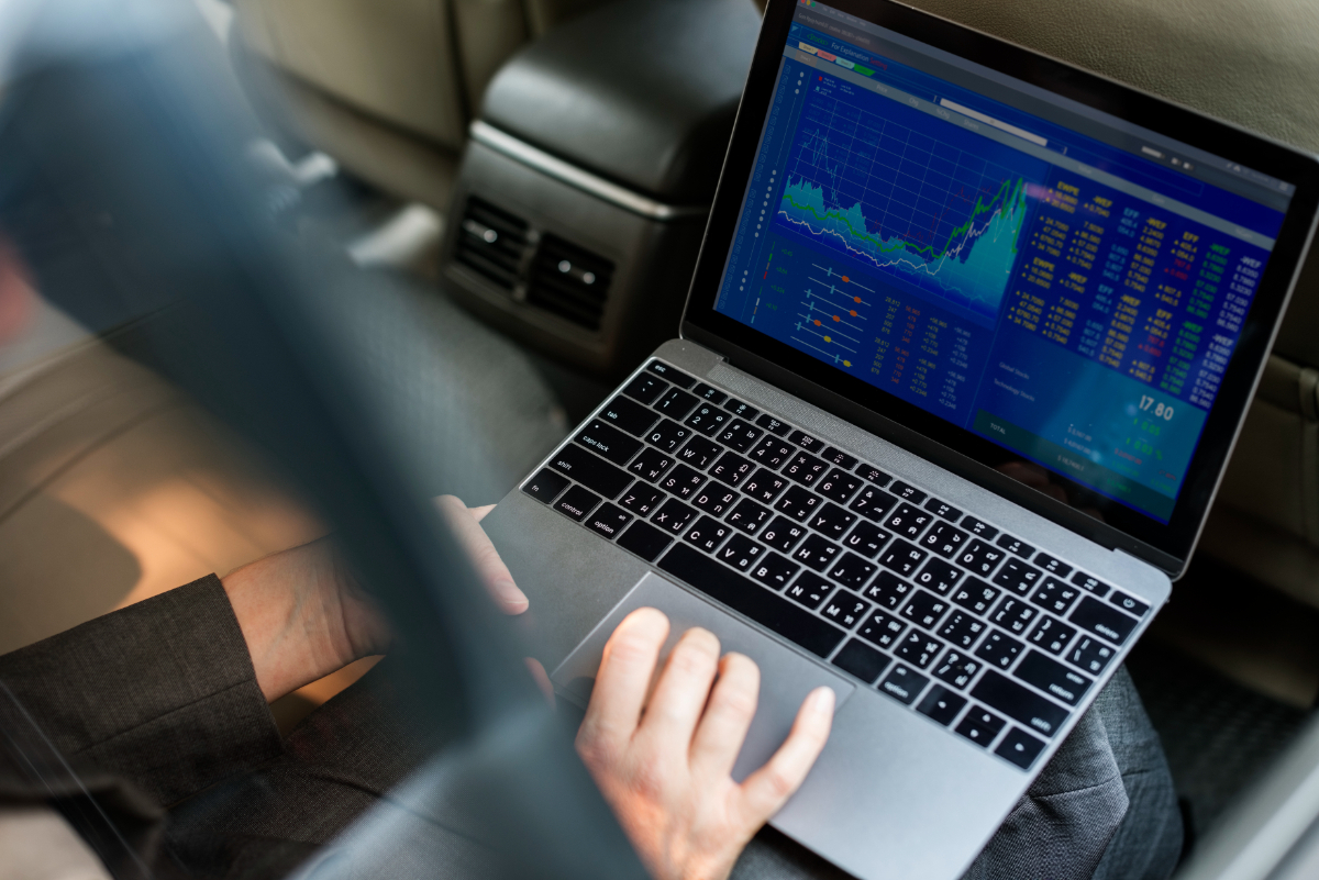 Networking Opportunities On The Go - Chauffeur Car Hire for Corporate Travel