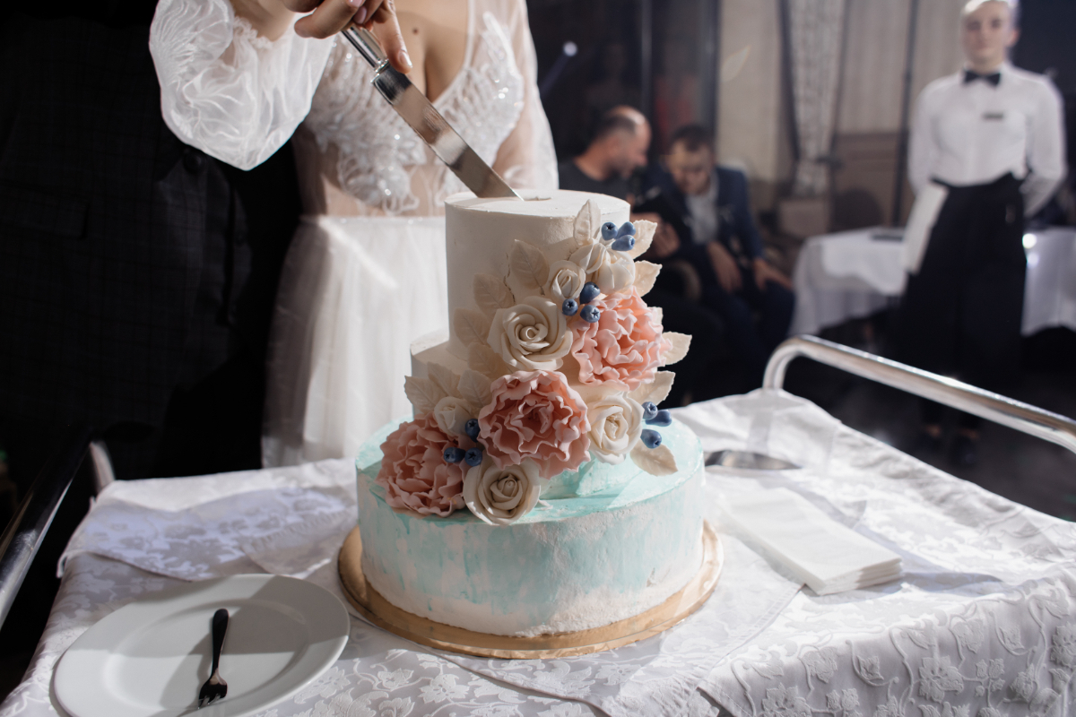 Wedding Cake - How much is the average wedding Scotland?
