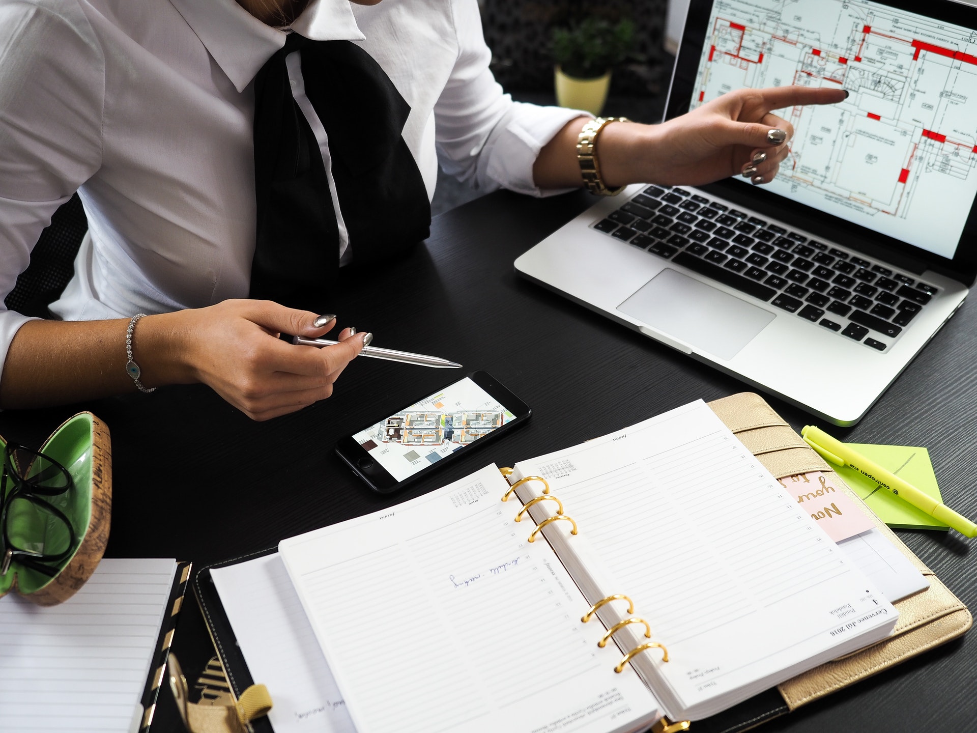 PROJECT ARCHITECT VS PROJECT MANAGER