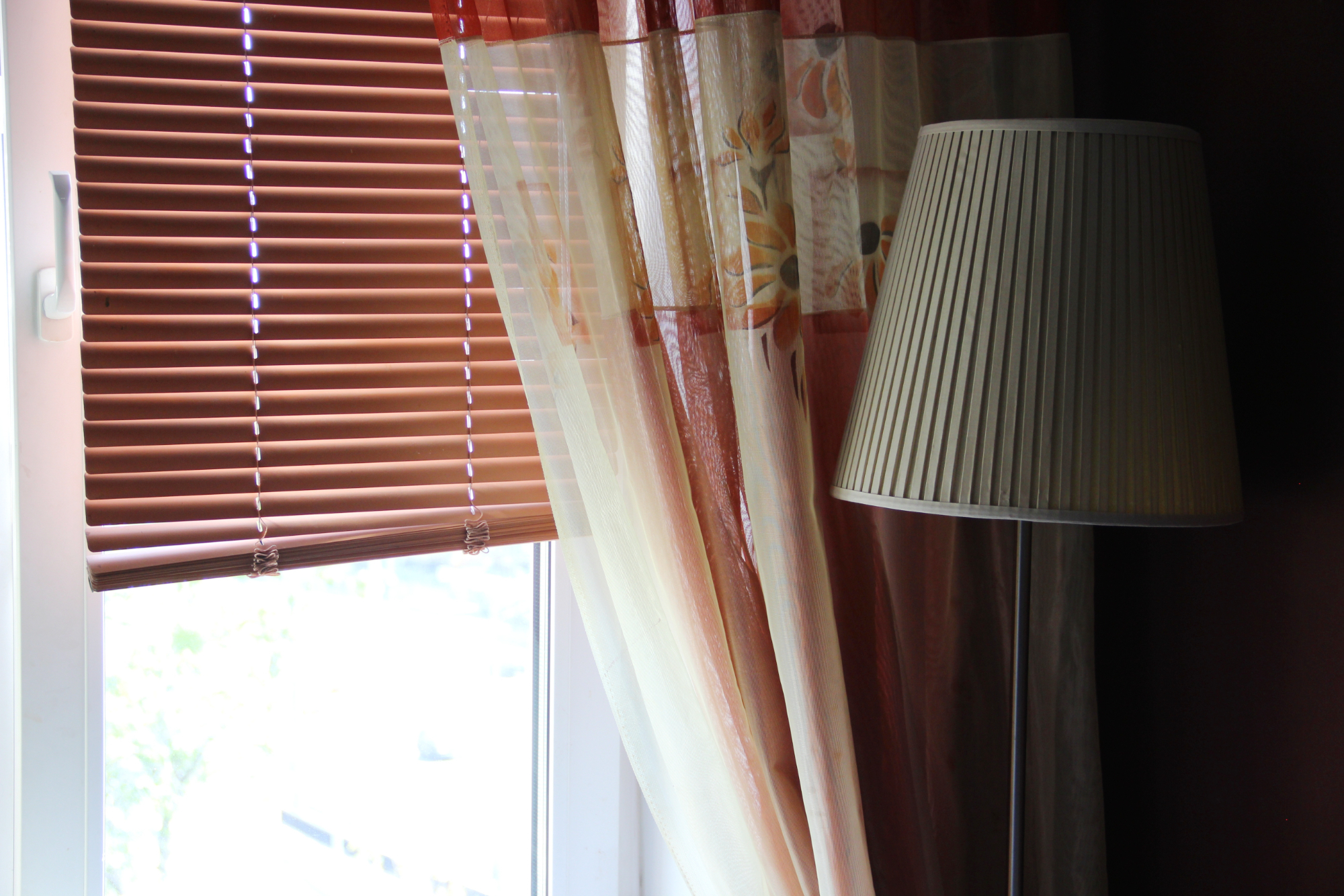 How do I clean Venetian blinds? Gwent and Cardiff