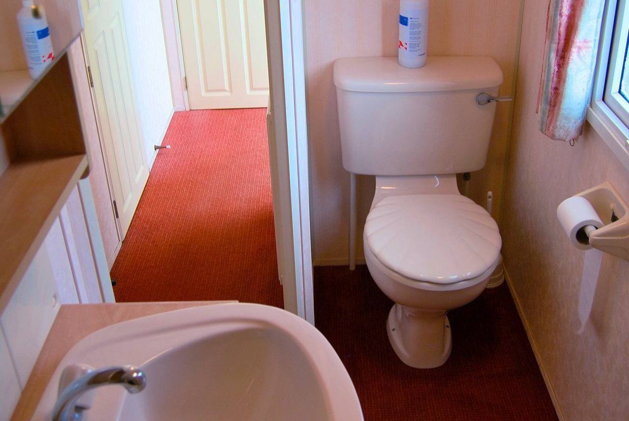 Cefyn bathroom