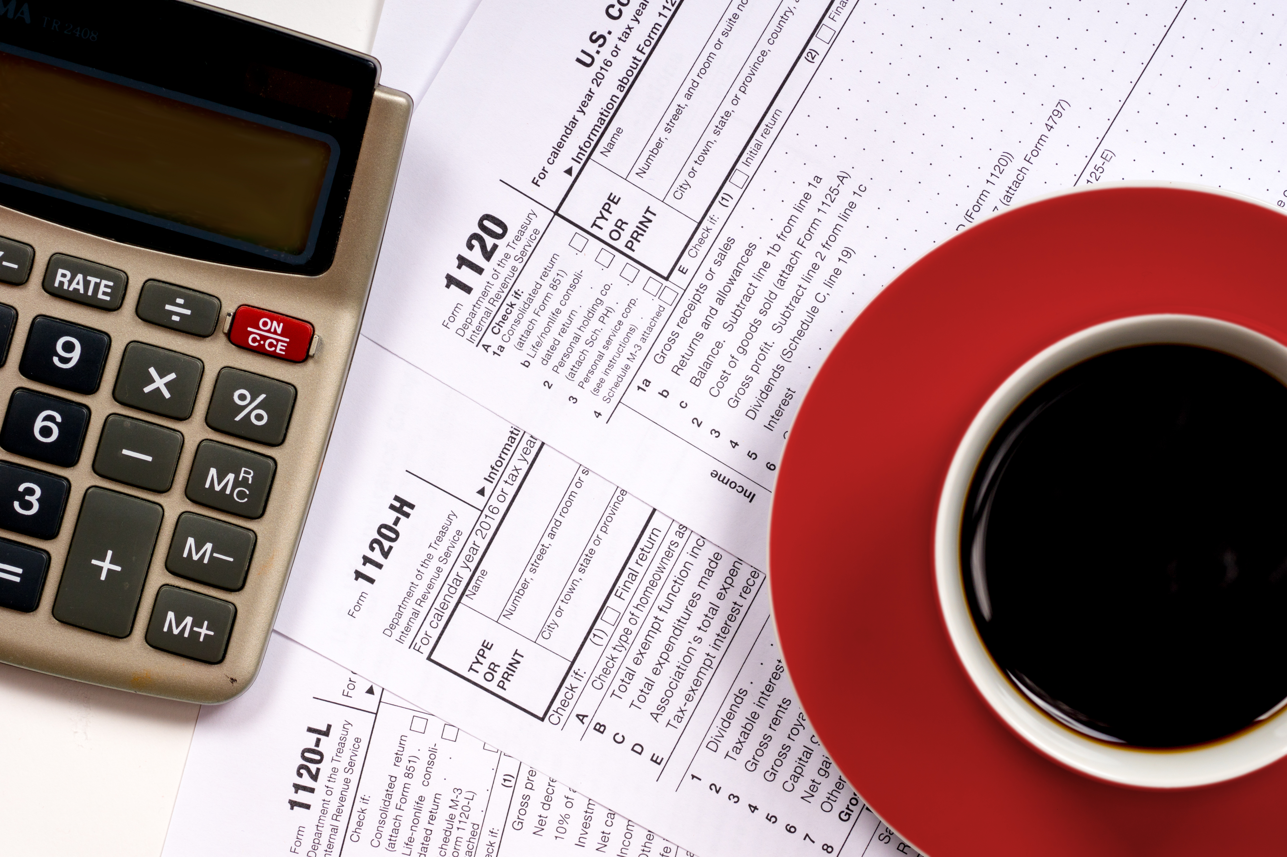 Common Mistakes to Avoid When Submitting Tax Returns Image