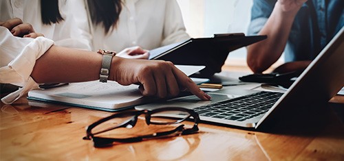 Accountant Services Wakefield, West Yorkshire - company finance meeting