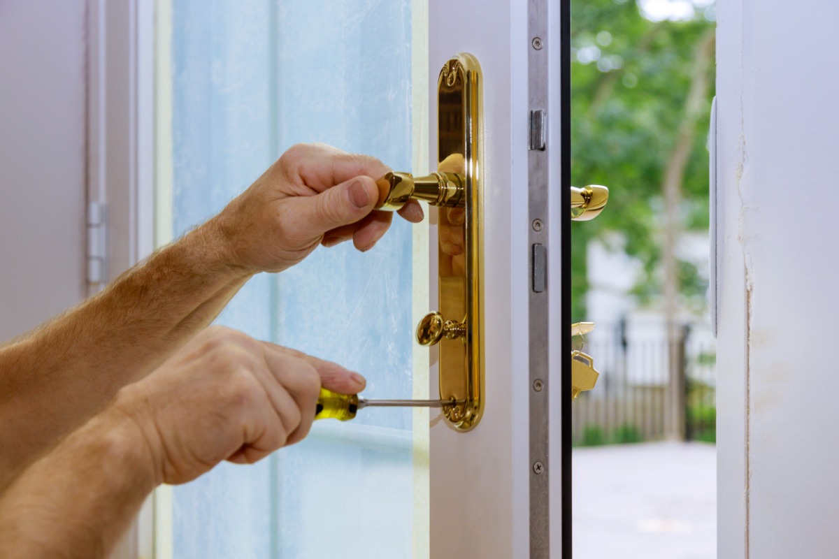 EMERGENCY LOCKSMITH WEYBRIDGE