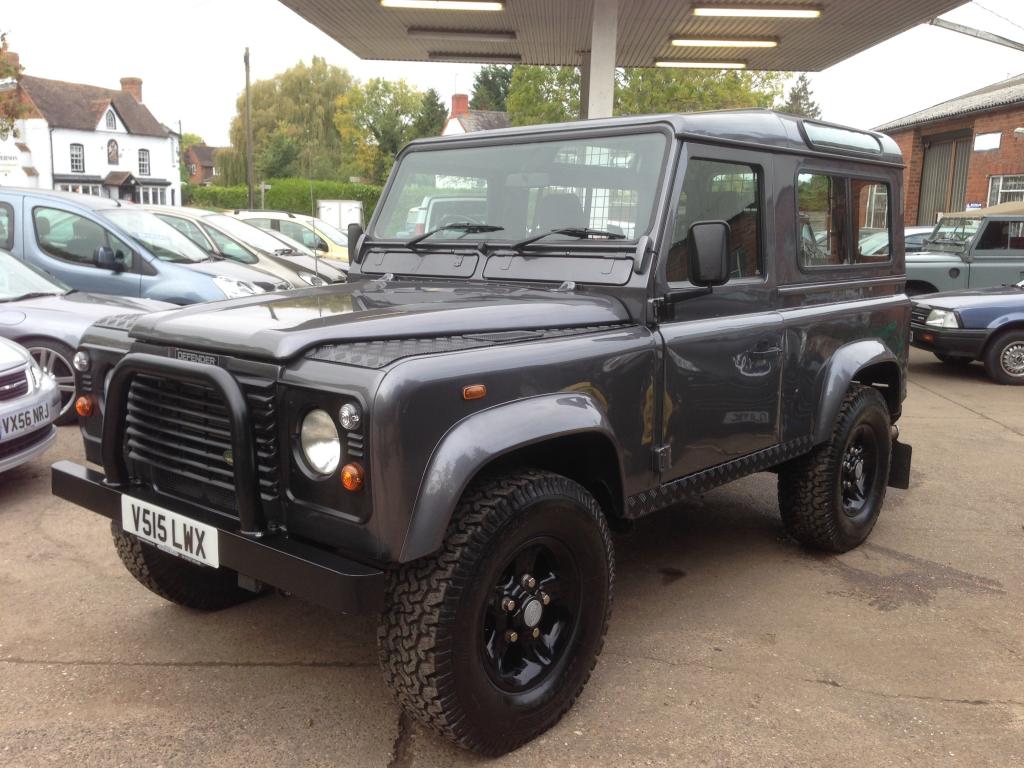 2000 Defender 90 Td5 re-sprayed in Bonatti Grey metallic