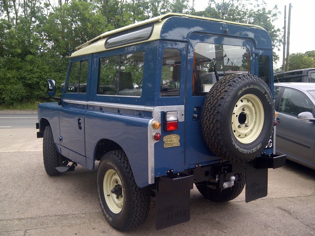 OLD LAND ROVER RESTORATION