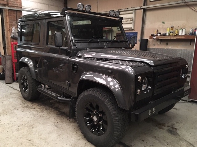Defender 90 refurbishment Corris Grey