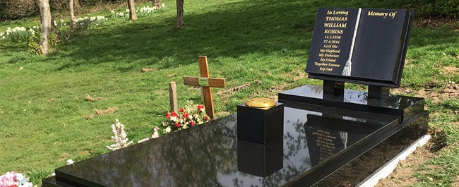 Grave Memorials: Personal Granite or Stone Memorials Tuxford, Nottinghamshire : book style kerbset memorial