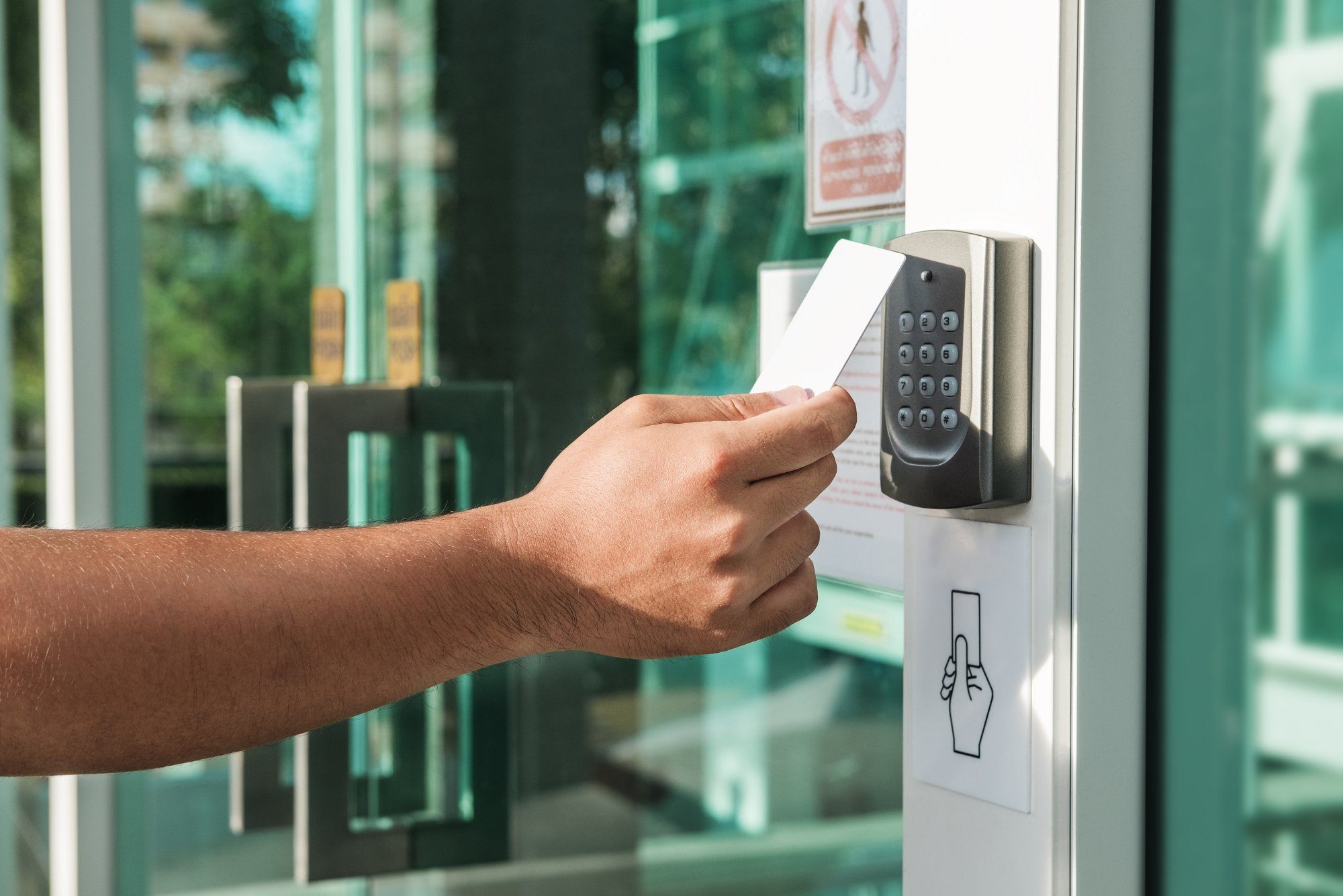 Increase Security in an OffÑ–Ñе Building Increase Security in an OffÑ–Ñе Building