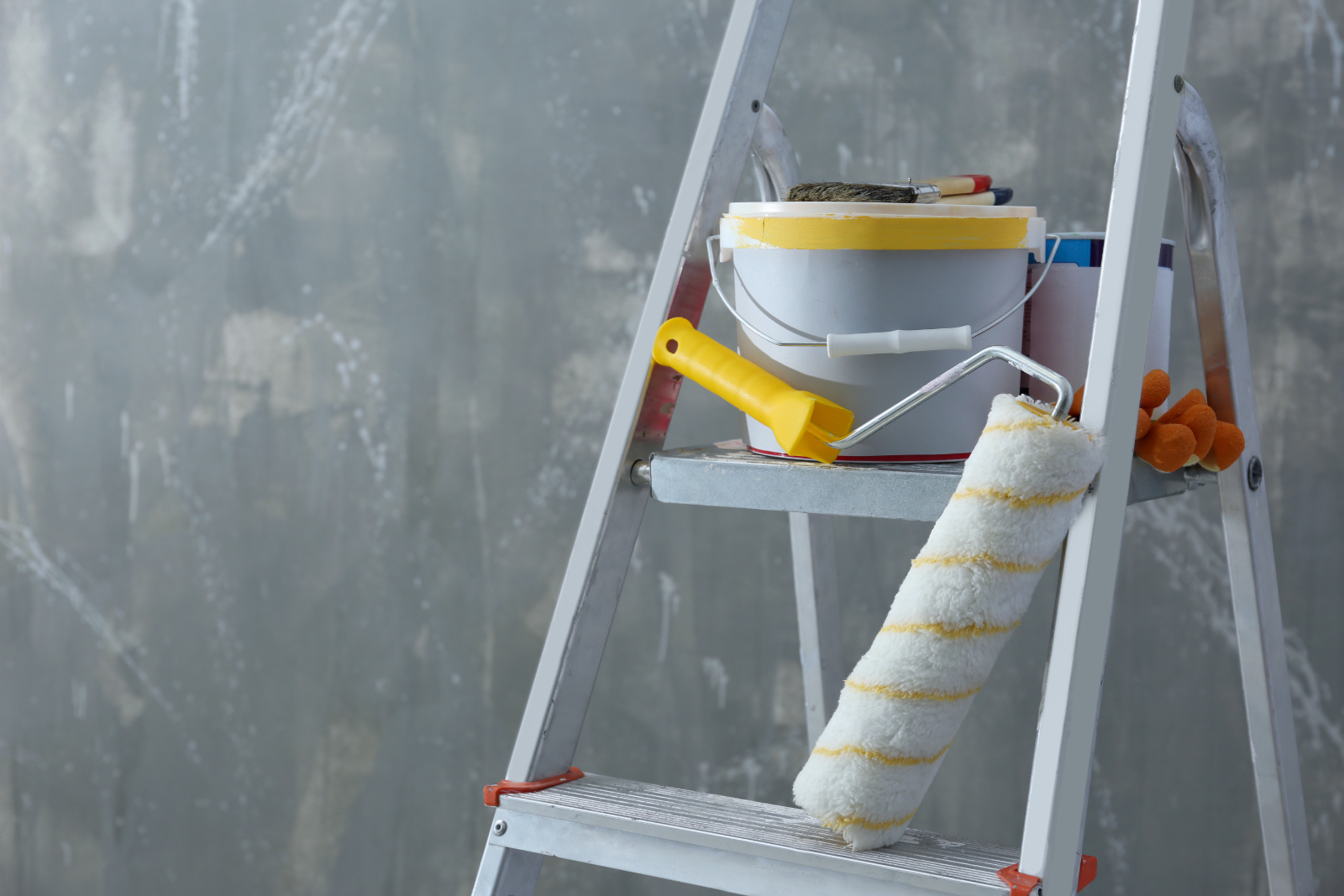 WHAT ARE THE DIFFERENCES BETWEEN PAINTERS AND DECORATORS