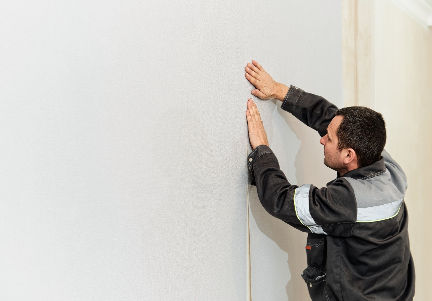 Hanging wallpaper - Differences Between Painters And Decorators