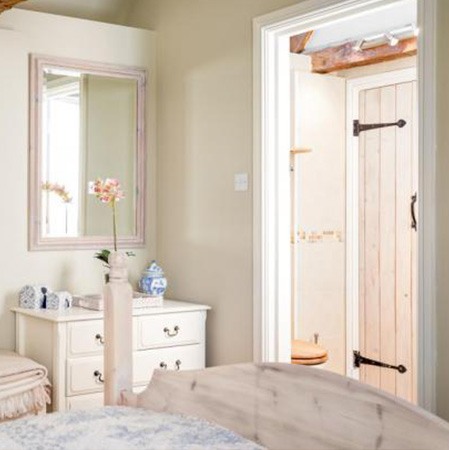 modern light coloured bedroom