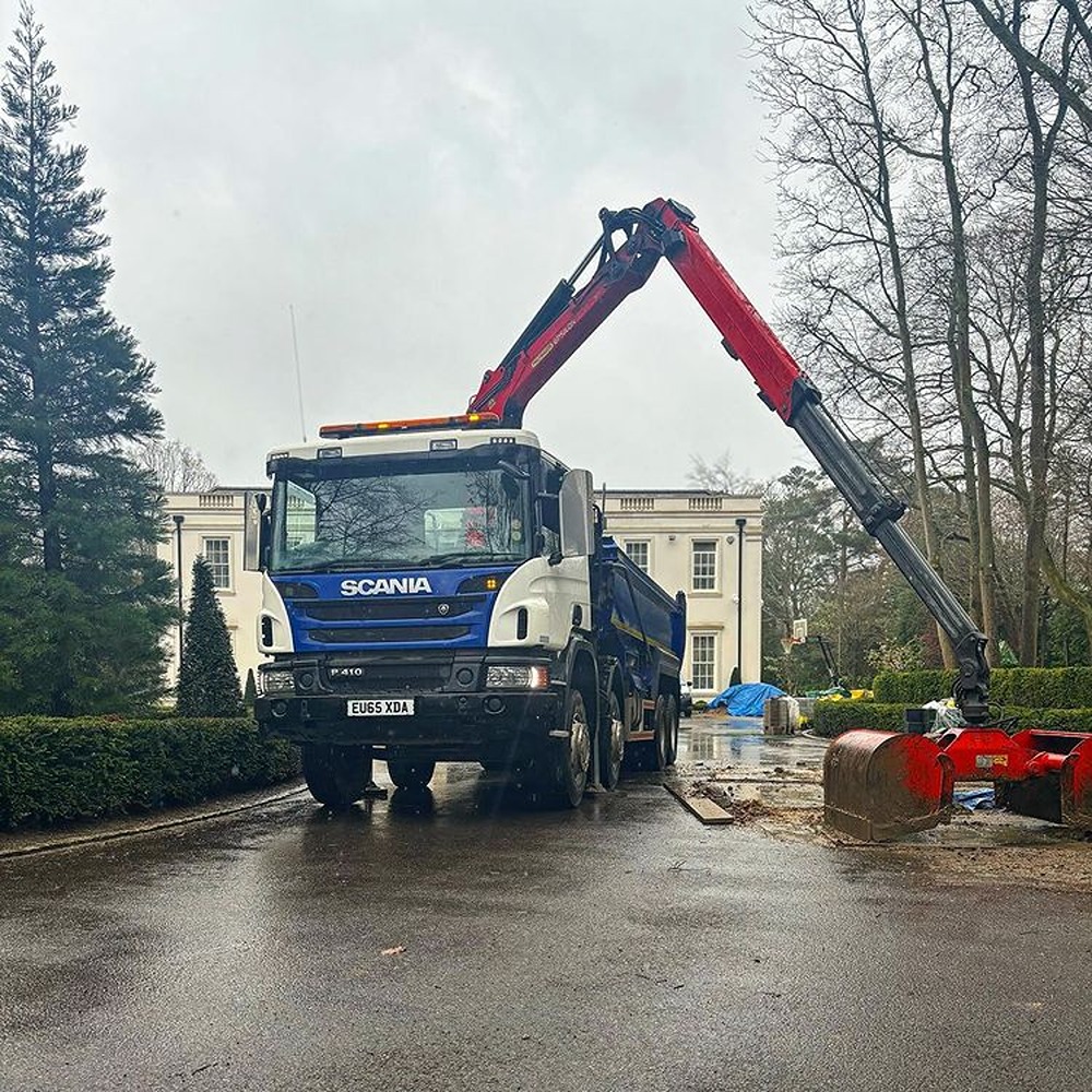 Salfords Grab Hire and Muck Away | Grab Lorry Salfords