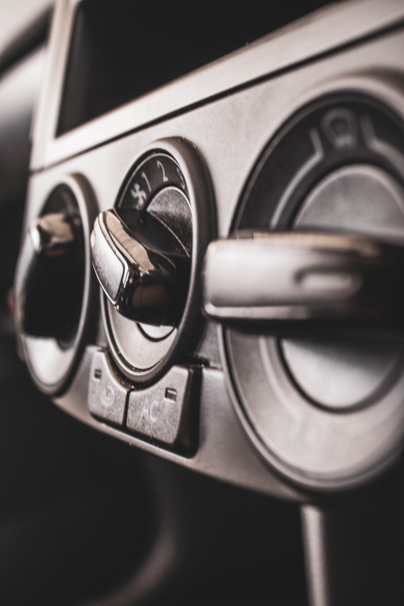 signs your car air conditioning needs servicing
