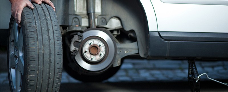 TYRE FITTING & TREAD CHECK Watford and Hertfordshire - changing car tyre